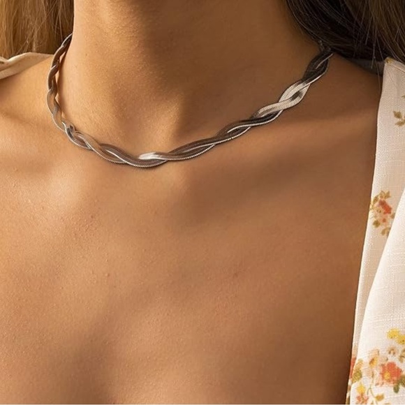 Jewelry - NEW 18K GOLD PLATED SLIVER SNAKE NECKLACE